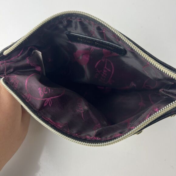 Betsey Johnson Navy and Cream Wristlet - Picture 4 of 4